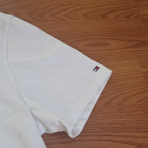 Men's Tommy Hilfiger Size Large Gold Embroidered Established Logo Crest T-Shirt - Picture 6 of 12